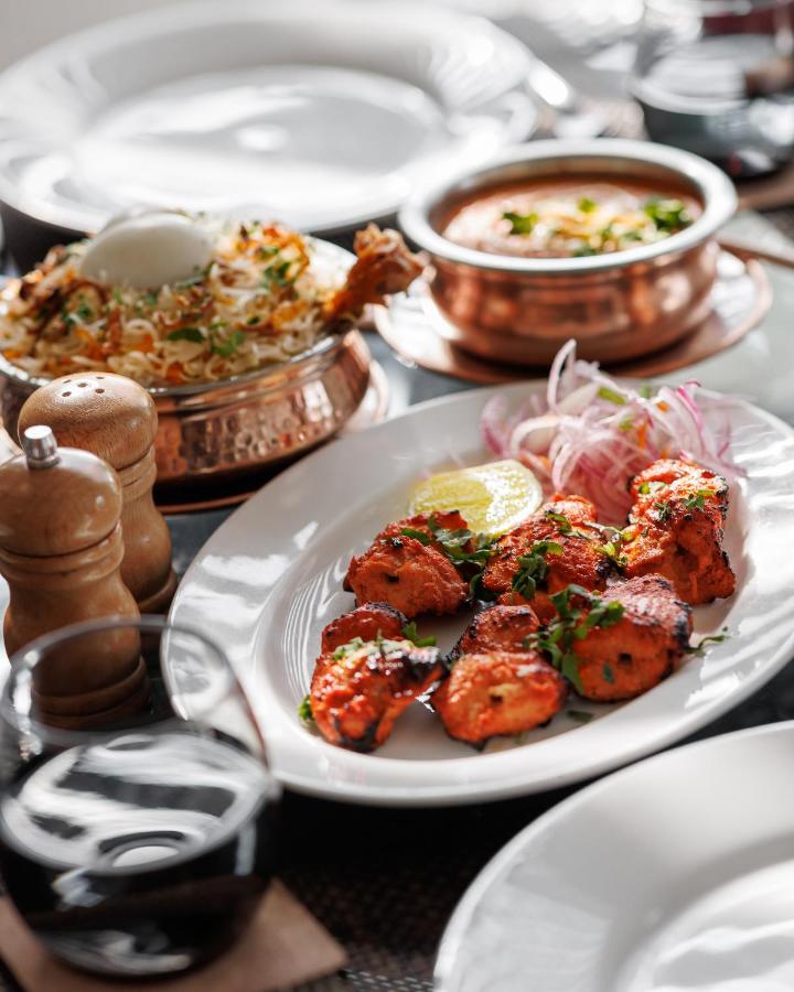 The Panoramic Getaway Hotel Munnar Bagian luar foto Chicken tikka