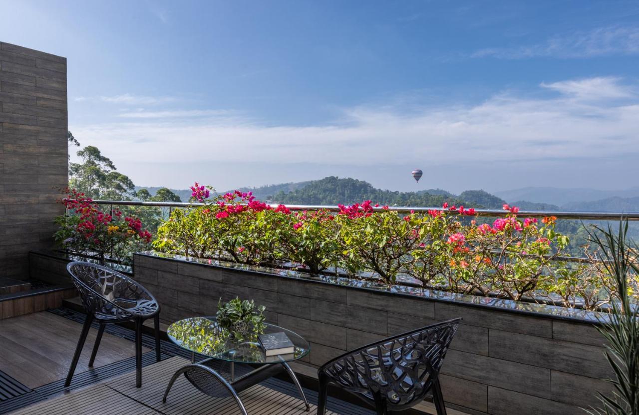 The Panoramic Getaway Hotel Munnar Bagian luar foto View from the hotel