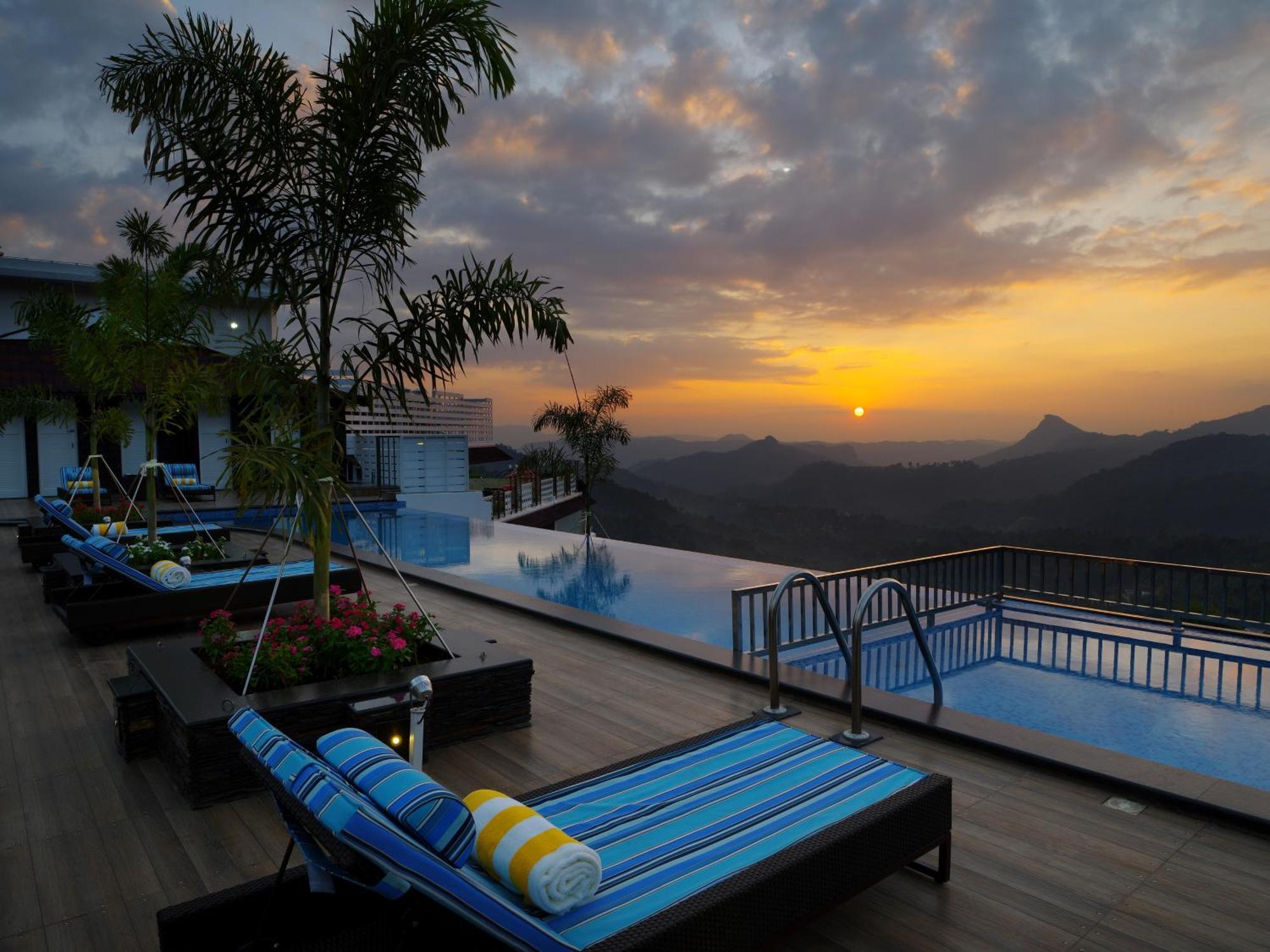The Panoramic Getaway Hotel Munnar Bagian luar foto