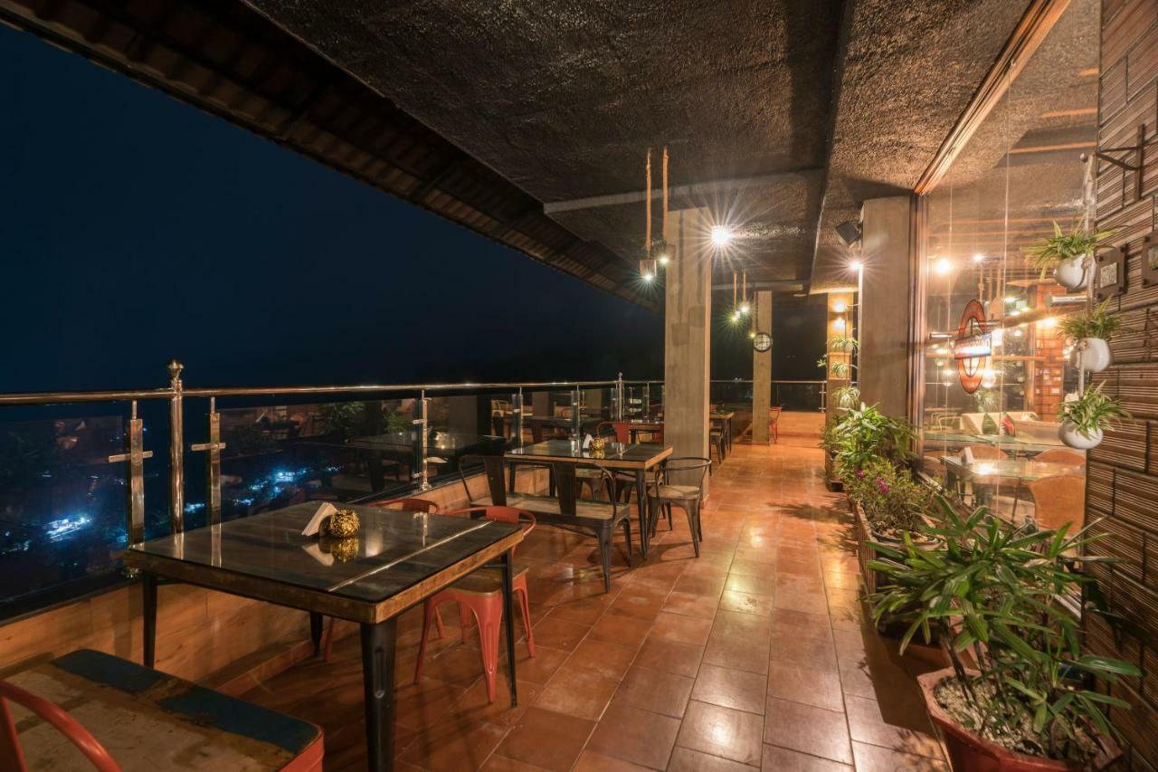The Panoramic Getaway Hotel Munnar Bagian luar foto Sky Bar