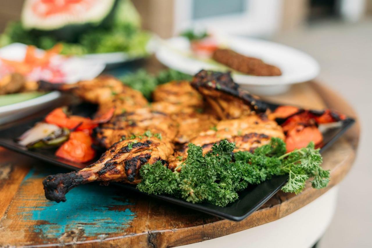 The Panoramic Getaway Hotel Munnar Bagian luar foto Grilled chicken