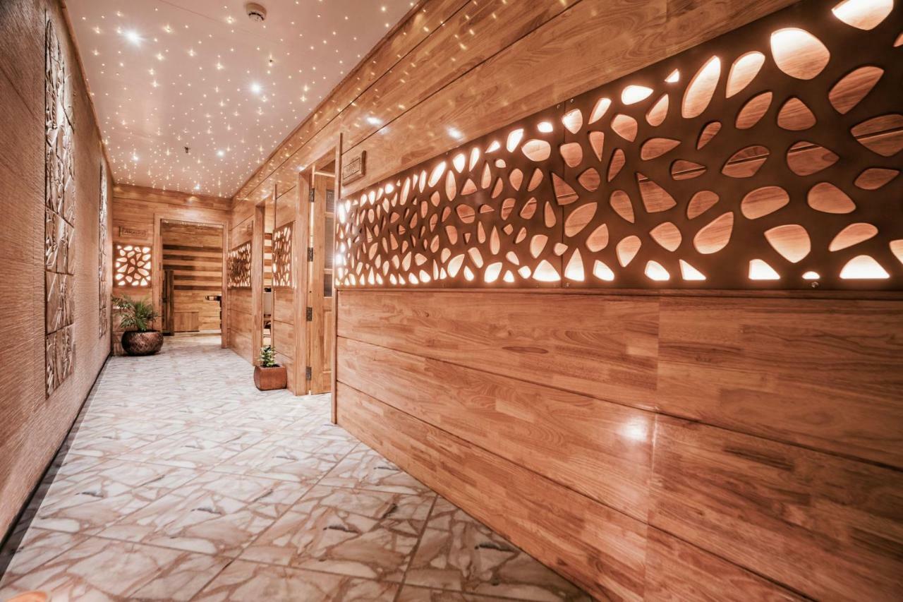 The Panoramic Getaway Hotel Munnar Bagian luar foto The interior of the hotel